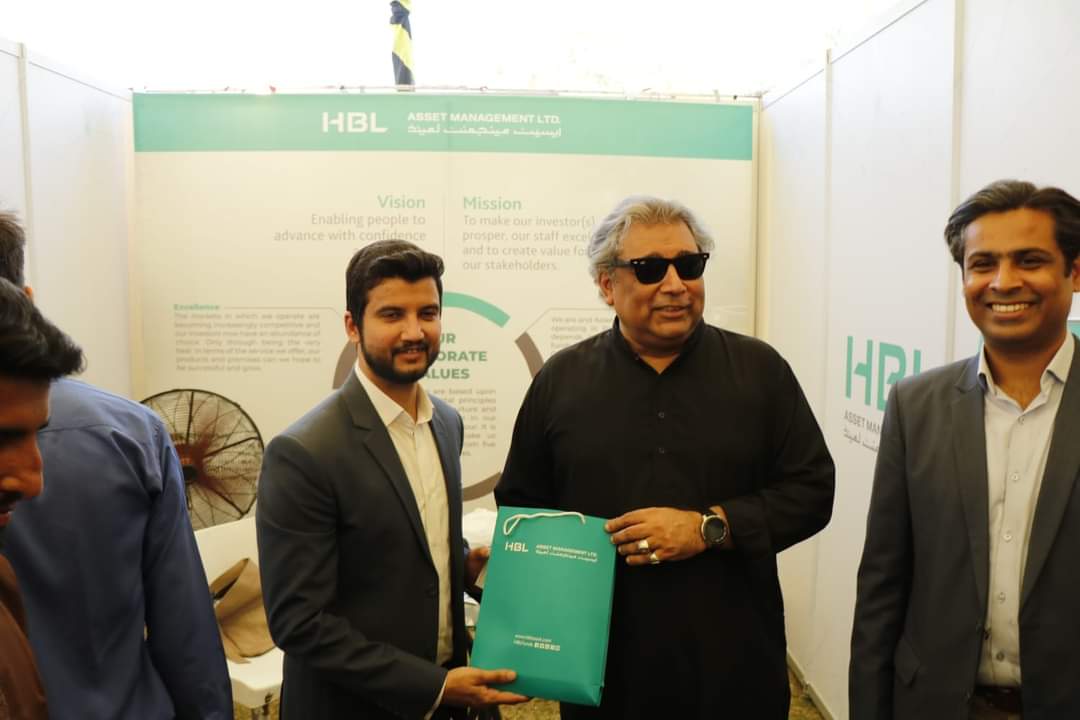 TeamArsalanTaj's tweet photo. تحریک انصاف سندھ صدر @AliHZaidiPTI کی جانب سے #icmajobfair کا باقاعدہ افتتاح اس موقع پر ترجمان تحریک انصاف سندھ @ArsalanGhumman بھی موجود۔
دونوں نے Fair پر موجود اسٹالز کا دورہ کیا اور مختلف فیلڈ کے نوجوانوں سے بات چیت کی۔
#TeamATG
#karachi
#ICMAjobfair https://t.co/wUx0khgwjU