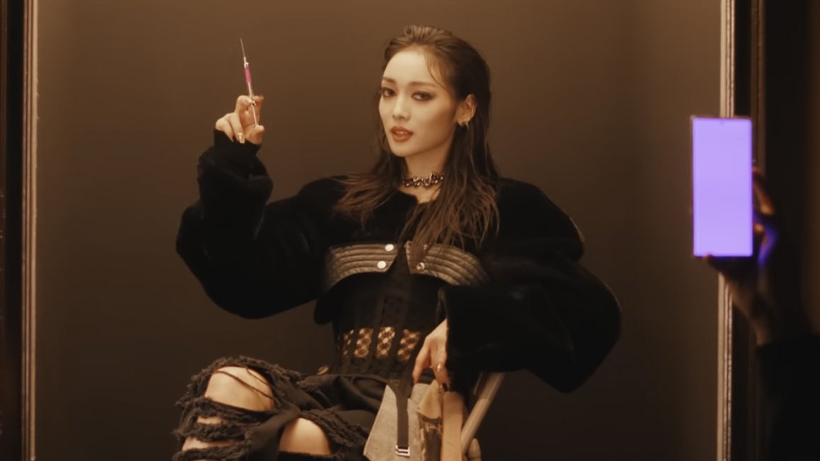 jurinpic's tweet photo. jurin in xg’s music videos https://t.co/pypRsW9xSu