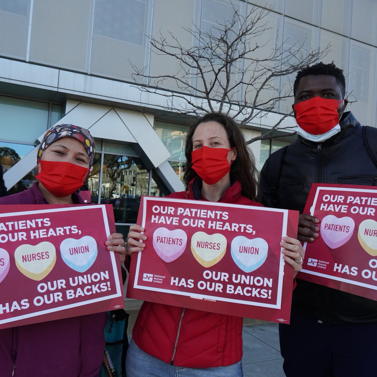 NationalNurses's tweet photo. 💖💛💙 Our patients have our hearts. Our union has our backs! 💙💛💖

Nurses make it clear this #ValentinesDay: We are committed to partnering with our patients — not our bosses — to win the protections we all deserve! https://t.co/ZK9Ozj2H67