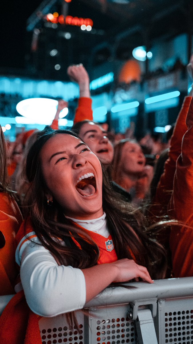 _paigewinters_'s tweet photo. Lots of emotions in Power and Light on Sunday #Chiefs #ChiefsKingdom #SuperBowl https://t.co/FyZafdatxe