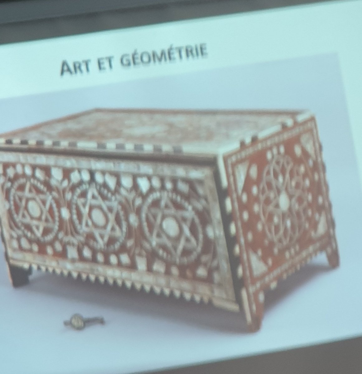 CarolineBertel5's tweet photo. Formation "enseigner l'Arabe par les Arts " 😊
GÉNIAL ❤ 
Merci infiniment pour la richesse historique, scientifique, linguistique et esthétique 🎁
#arab
#langue 
@aefeinfo 
@imarabe https://t.co/aV8pBoDvGe