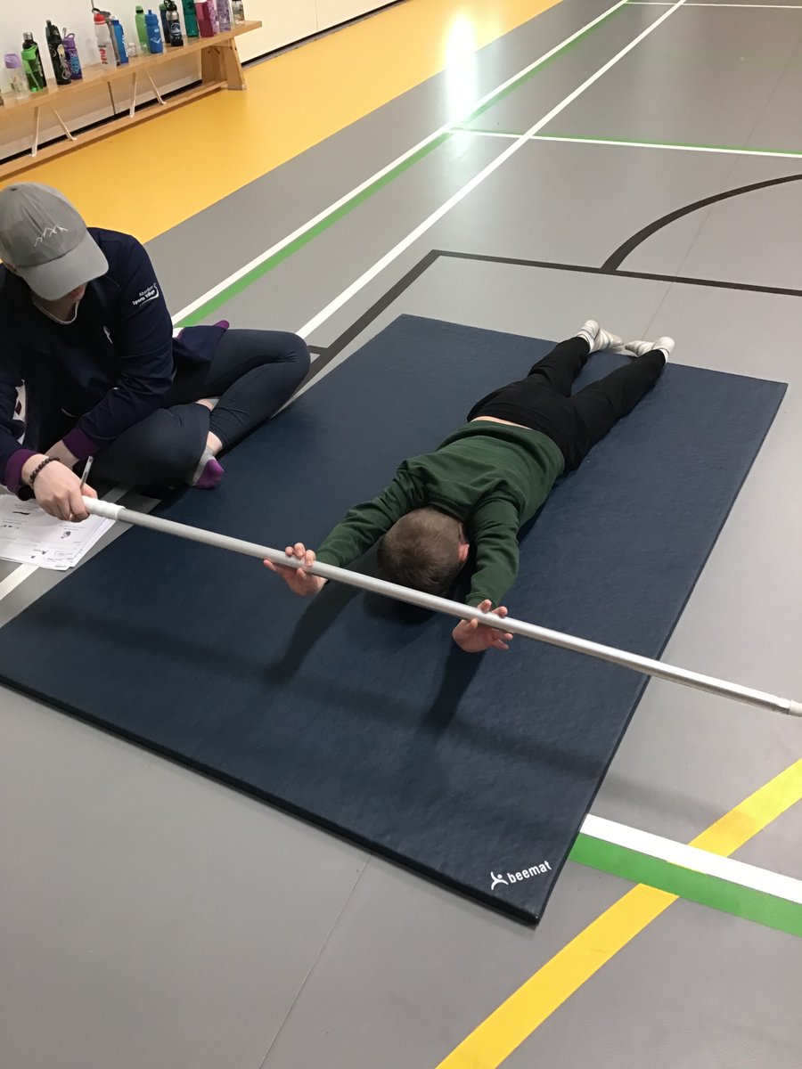 MissKSmith2's tweet photo. We enjoyed our diving skills visit from @AberdeenSportsVillage and followed up by independently researching diving. We enjoyed writing reports on diving, using our findings and our new skills #weachievetogether @Stoneywood_1 https://t.co/pHJc5kURDg