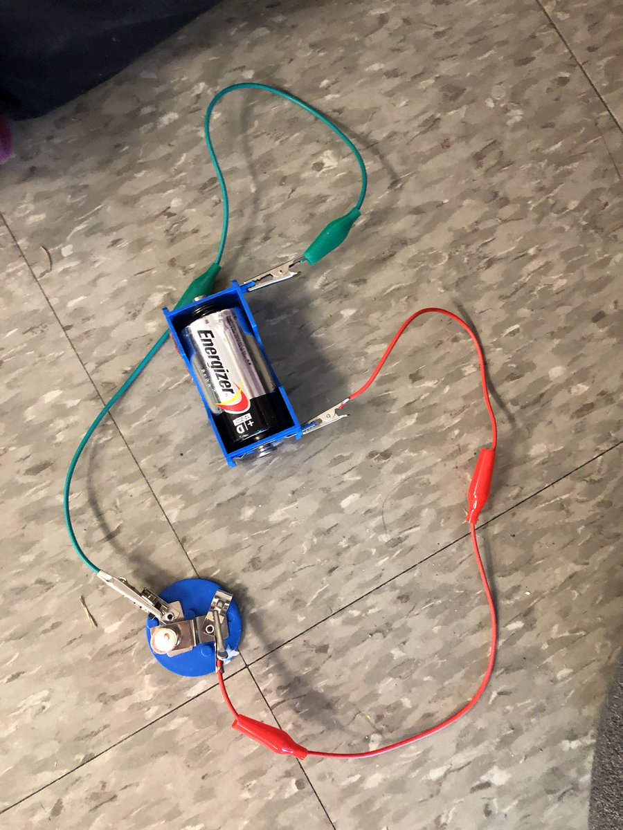 MsAustinSteckle's tweet photo. Today we learned that energy cannot be created or destroyed. It only can be changed to a different form of energy. They built circuits to learn this! https://t.co/xkqut3iZ2Y