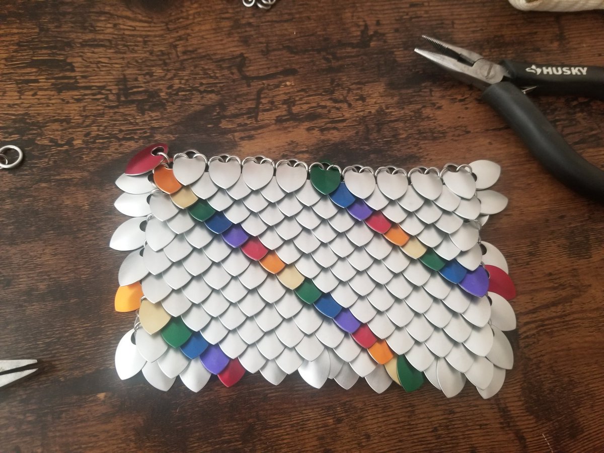New scalemail #dice bag pattern... 👀🏳️‍🌈