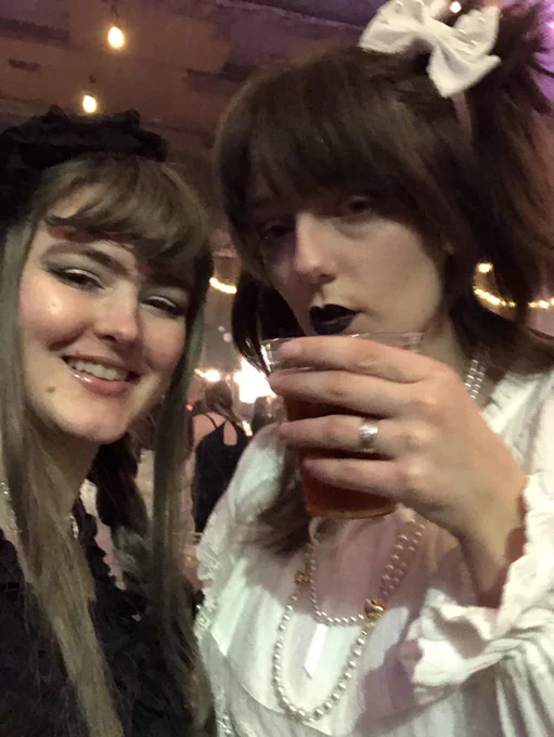 happy valentine's day to my wife only i love hali so much i can't wait to spend everyday with her, literally the best, i honestly feel so sorry for people who don't have hali has their partner  