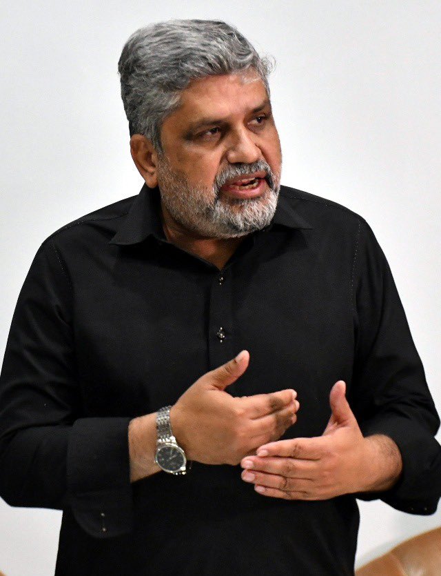 Nadirqureshi's tweet photo. ایم کیو ایم پاکستان کے عارضی مرکز بہادرآباد میں مردم شماری کے حوالے سے رابطہ کمیٹی اور شعبہ جات کا اجلاس ہوا، جس میں سینئر ڈپٹی کنوینر فاروق ستار بھائی، ڈپٹی کنوینر انیس قائم خانی بھائی و دیگر نے مردم شماری کے حوالے حکمت عملی طے کی۔
#MQMPakistan https://t.co/54E4pNhw5U