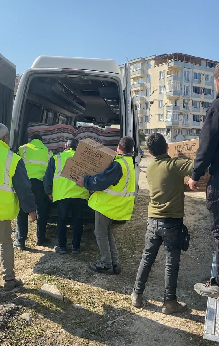 TanerCbtrk's tweet photo. Hatay İSKENDERUN Antakya yardımlar devammmm inşallah 🤲🏻 https://t.co/qFvxaMQahg