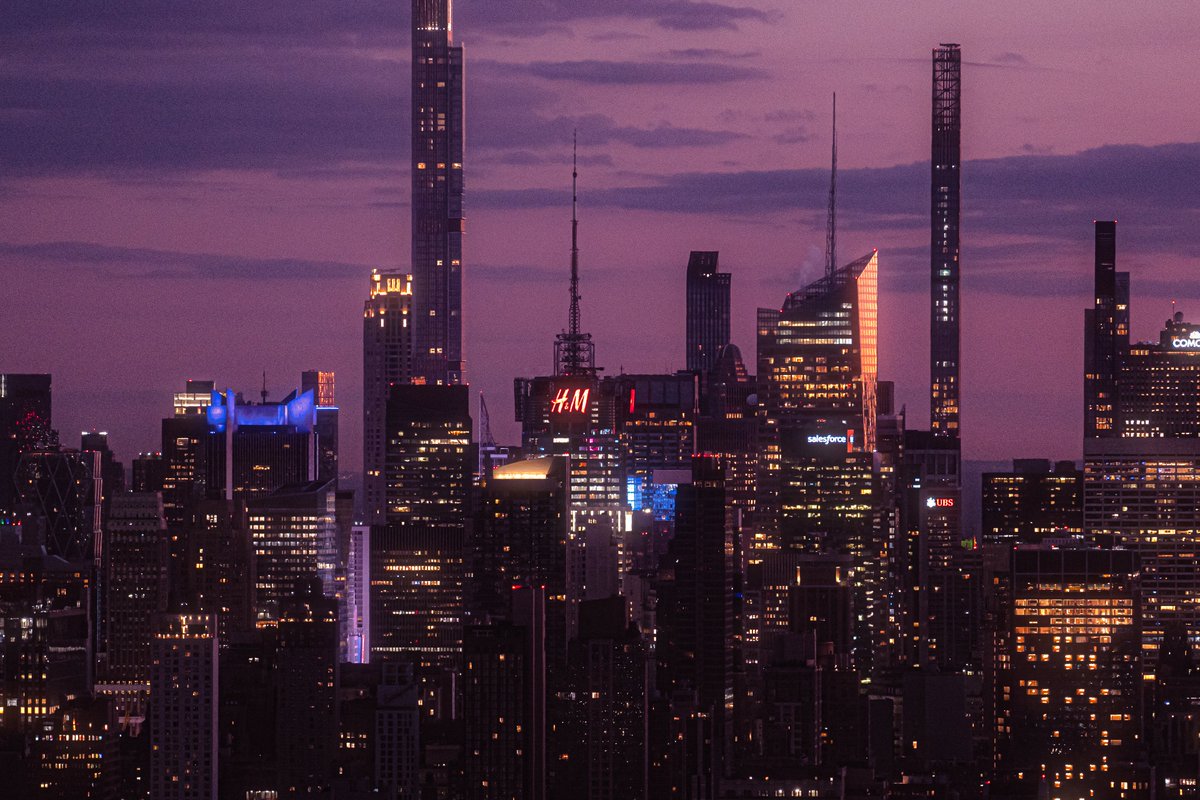 Mahnaji 🥷 🏽👠🪂 on Twitter "615618 AM in New York City"