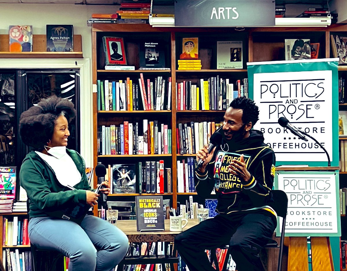 JWmsDC's tweet image. Had a great time last night with @washlit and @PoliticsProse hearing from @morehouse alum and author Alonzo Vereen and @NCCU alum Lena Barbosa, the school Librarian at @TMAtalks about the inspiring stories of iconic leaders who attended #HBCUs.  BTW, I am @HowardU alum!
