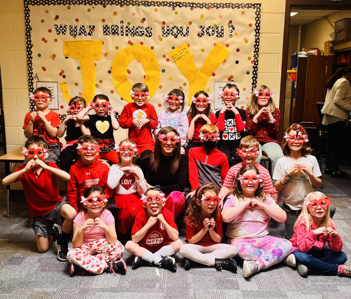 Lauren Gutting tweet media