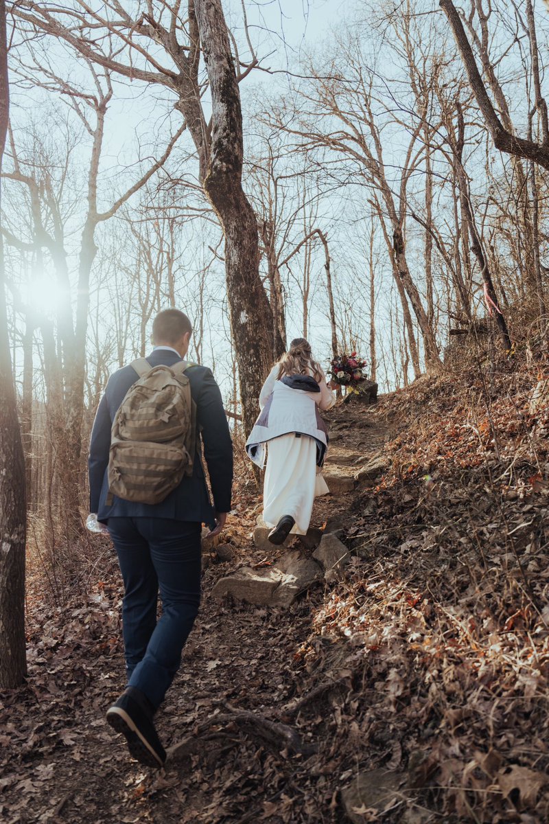thejosephchoi's tweet photo. Eloping in the Blue Ridge Mountains with some whiskey and a primo sunset. #elopement #adventure #wedding https://t.co/rT7kefRSpb
