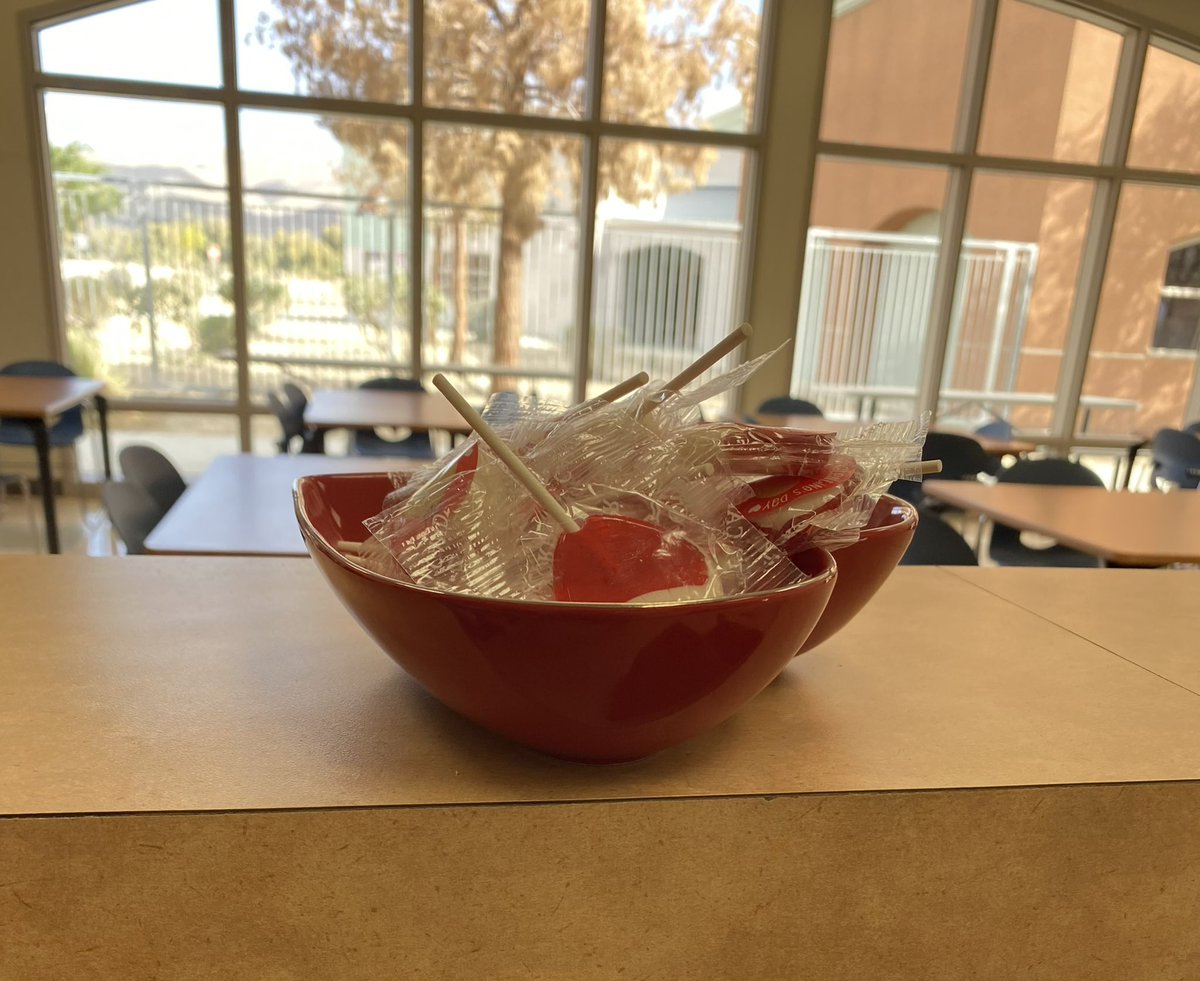 DRA Staff, will you be our Valentine’s? 
#HappyValentinesDay #simpleyetsweet #greatdaytosendlove