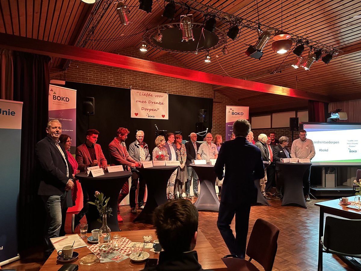 CUDrenthe's tweet photo. Lijsttrekker @bernadettevdb is duidelijk: de provincie moet initiatieven uit de samenleving ondersteunen. Dat wil de #christenunie langjarig doen!
#onzedrentsedorpen #bokd https://t.co/6VIJ6vnMYh
