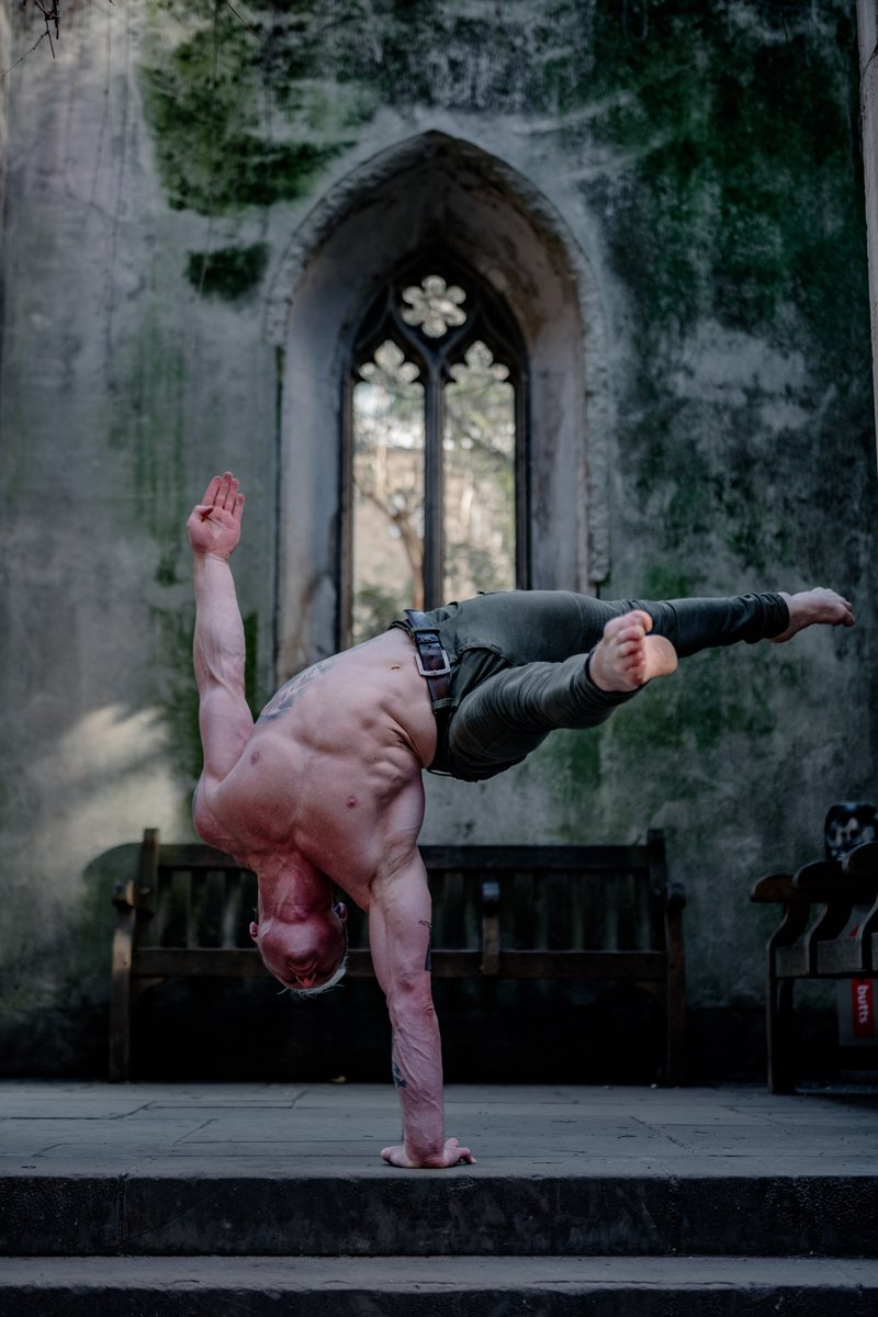 lizaheinrichs's tweet photo. Work calls between photo shoots in a gloriously sunny London today - my ideal day! 
Got to share some of the images taken with Cirque du Soleil acrobat Andrii #handbalancing https://t.co/smVEt4VyHc