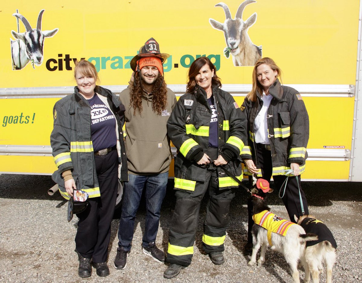 SFFDPIO's tweet photo. We can't wait for the Goat Valentines Day Fashion Show at Union Square Today starting at 4 PM! @CityGrazing https://t.co/mtsZ6cE91x