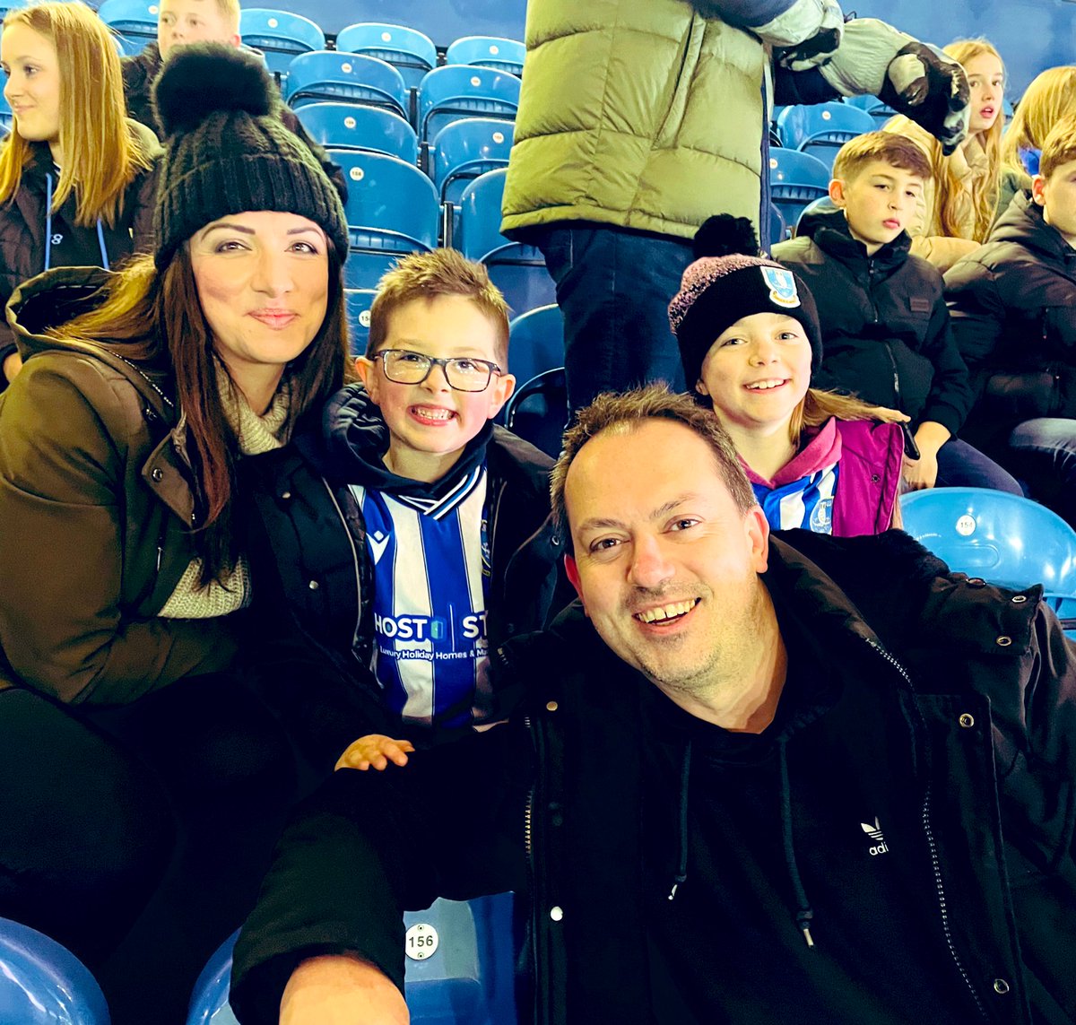 #SHWMOR We’ve brought Daddy to the match tonight for Valentines Day! Show a Man U fan what it’s all about 🤣… Come on Wednesday! 🦉