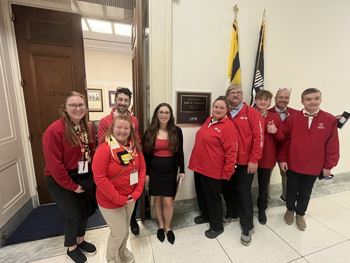 Thank you to @RepSarbanes & staff member Dana for meeting and discussing the importance of @SpecialOlympics programs & #UnifiedChampionSchools today! Thank you so much for your continued support! @SpOlympicsMD @CroftonHigh #SOHillDay