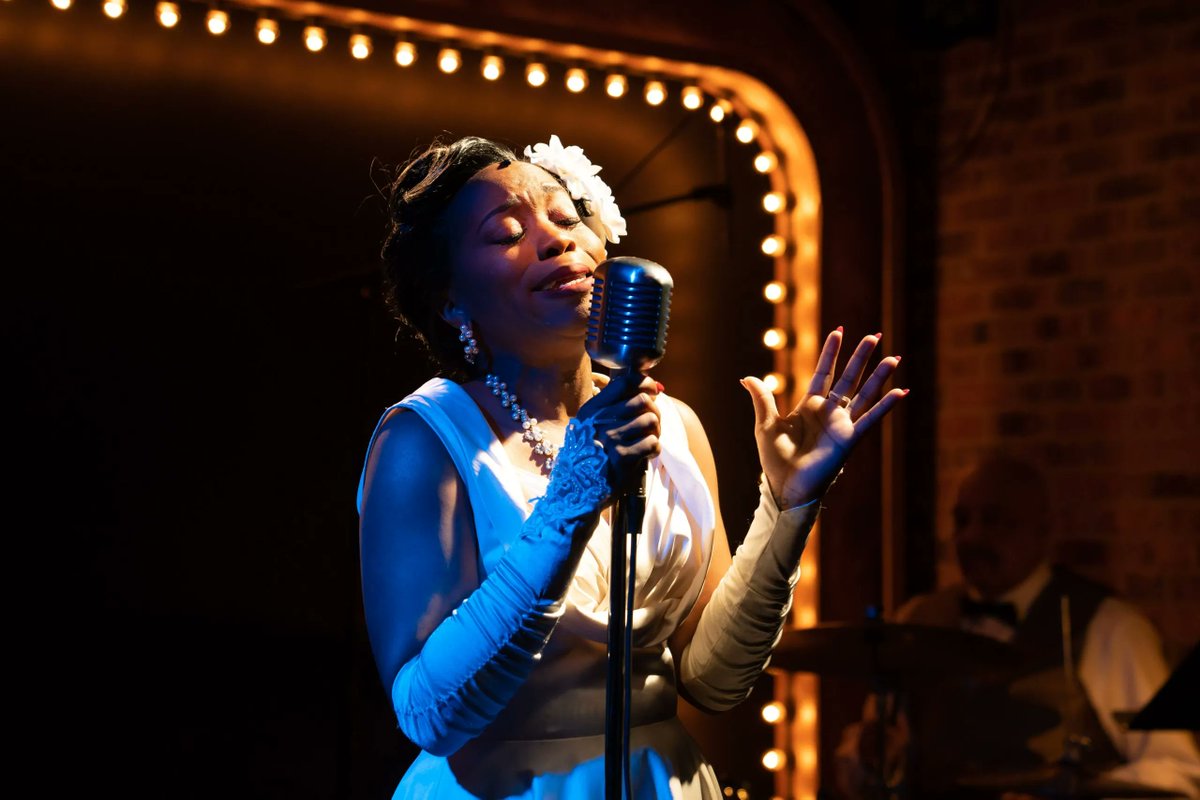 Alexis J. Roston returns as Billie Holiday in a stunning revival of Lady Day at Emerson's Bar and Grill, courtesy of  <a href="/TheMercuryChi/">Mercury Theater Chicago</a>. | ✍️ <a href="/MJOberlander/">Marissa Oberlander</a> 
chicagoreader.com/arts-culture/t…