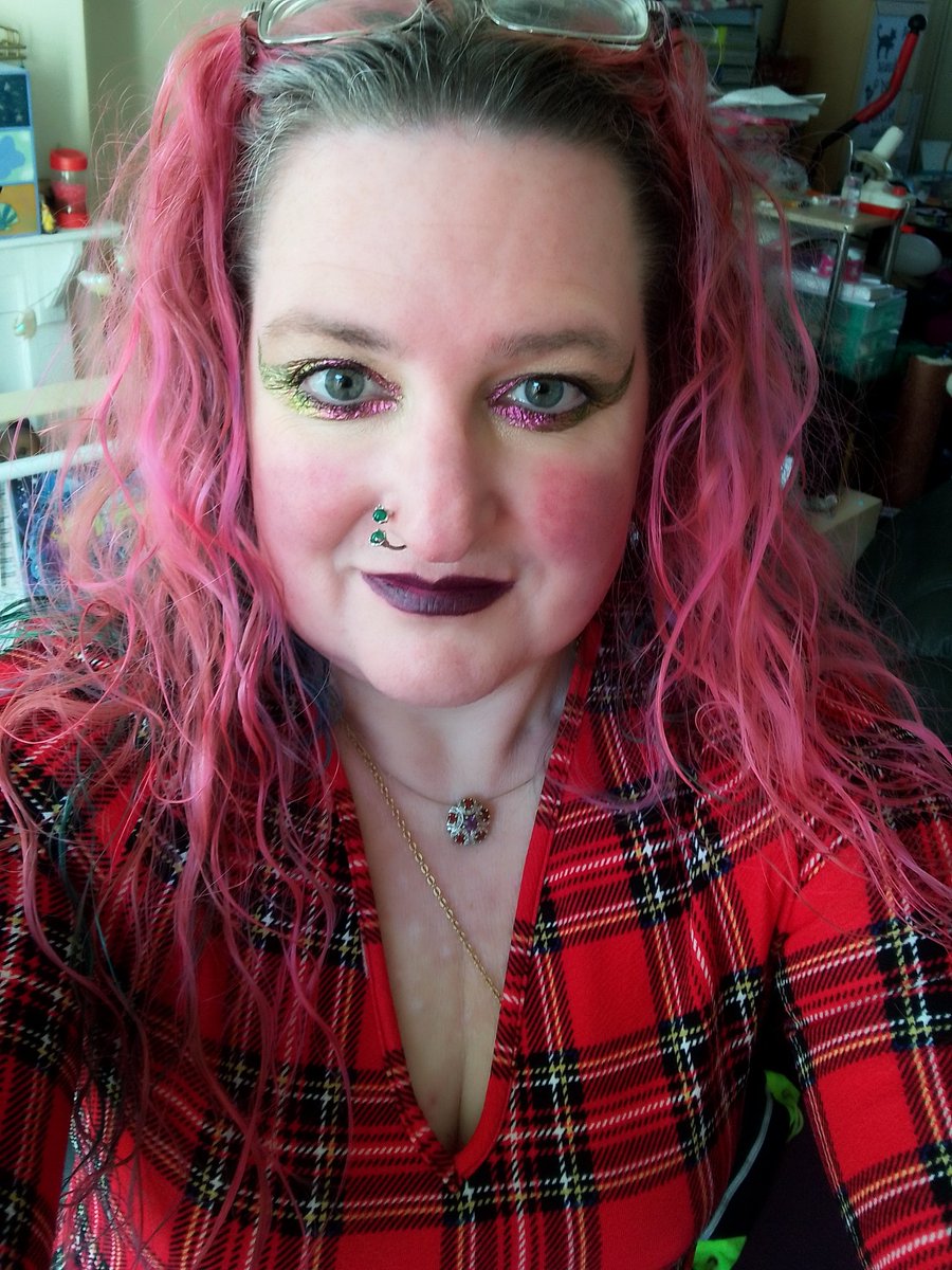 DPetrosCreative's tweet photo. I'm evolving into who I ought to have been all along... it's not friction free

But I cannot keep backing down and dimming my light to placate others

#healingjourney https://t.co/Bspenj45I7