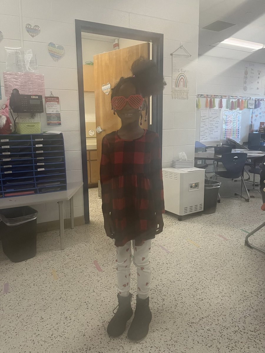 Mrs. Lauren Veator tweet media