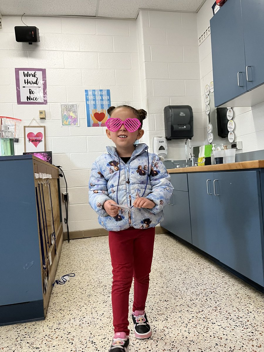 Mrs. Lauren Veator tweet media