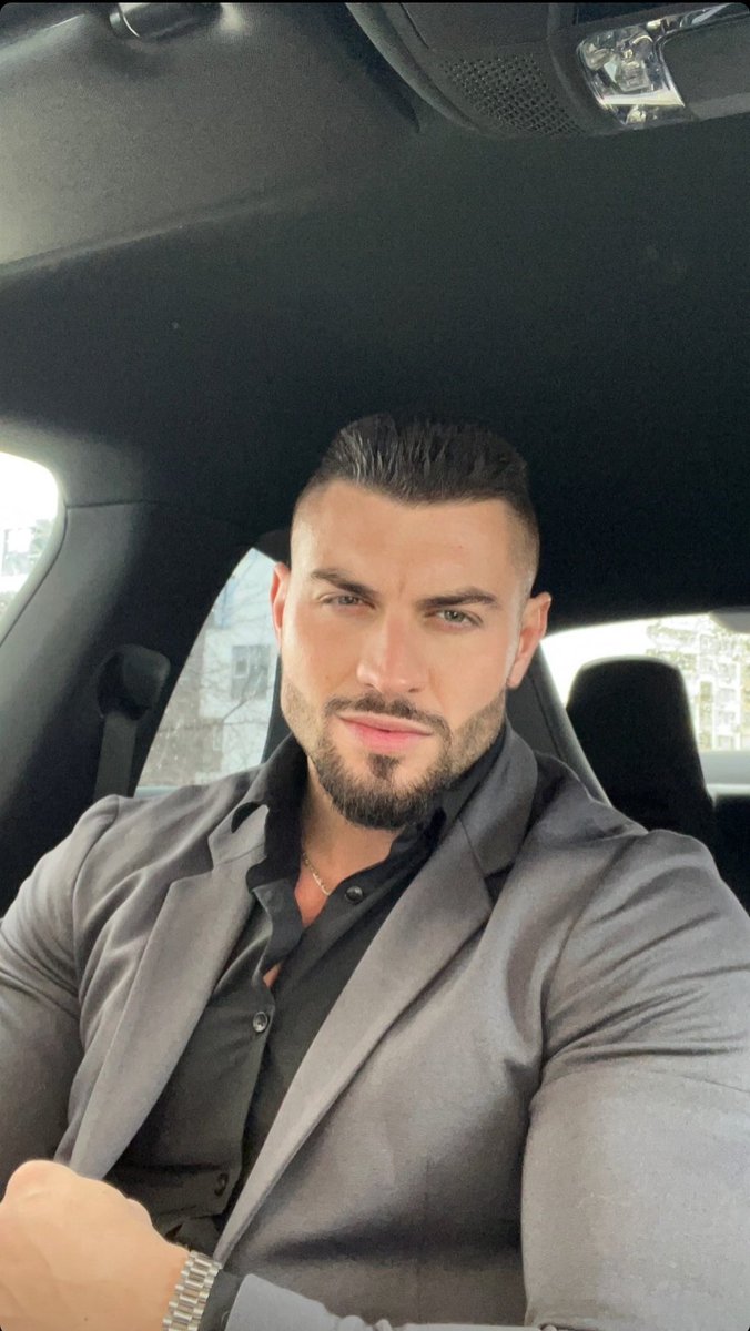 ⠀⠀
⠀⠀⠀
⠀⠀⠀⠀⠀  𝐁𝐄 𝐀 𝐆𝐎𝐎𝐃 𝐁𝐎𝐘⠀⠀
⠀⠀⠀
⠀🜙      𝐂𝐎𝐍𝐍𝐎𝐑 𝐁𝐋𝐀𝐂𝐊   |   48 𝐘𝐞𝐚𝐫𝐬
  
   🜙      𝐌𝐢𝐥𝐥𝐢𝐨𝐧𝐚𝐫𝐞 |  𝐏𝐞𝐫𝐬𝐨𝐧𝐚𝐥 𝐭𝐫𝐚𝐢𝐧𝐞𝐫
 
   🜙       𝐆𝐚𝐲  |  𝐕𝐞𝐫𝐬

⠀⠀⠀⠀⠀    Like + RT = MD⠀