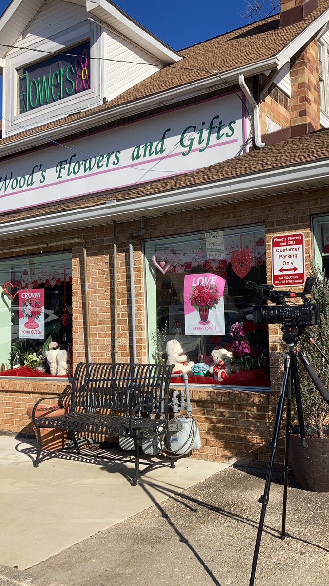 schorty101's tweet photo. Doing a story today about Wood’s flowers and gifts and how for many people in college park this is the only place they would consider getting their flowers #J361JD https://t.co/SnPe0WzwO0