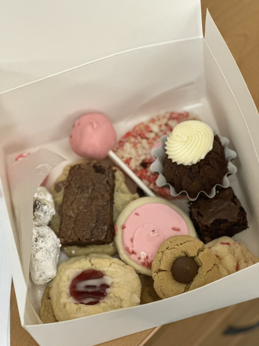 Thank you <a href="/ZCSUnionElem/">Union Elementary</a> PTO! We feel so special today! #CookieWalk #yum