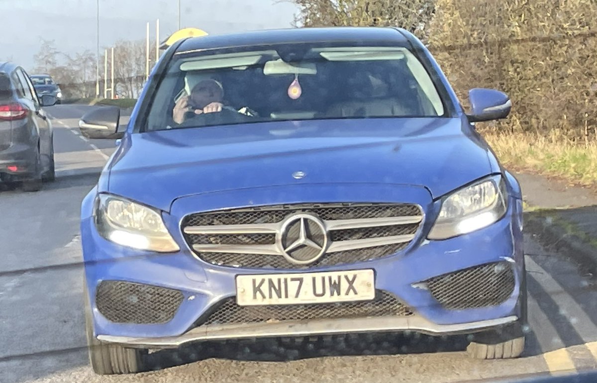 This driver, illegally on his phone while driving up people’s backsides. 

@cheshirepolice

#BadDriving #BadDriver #Fatal5