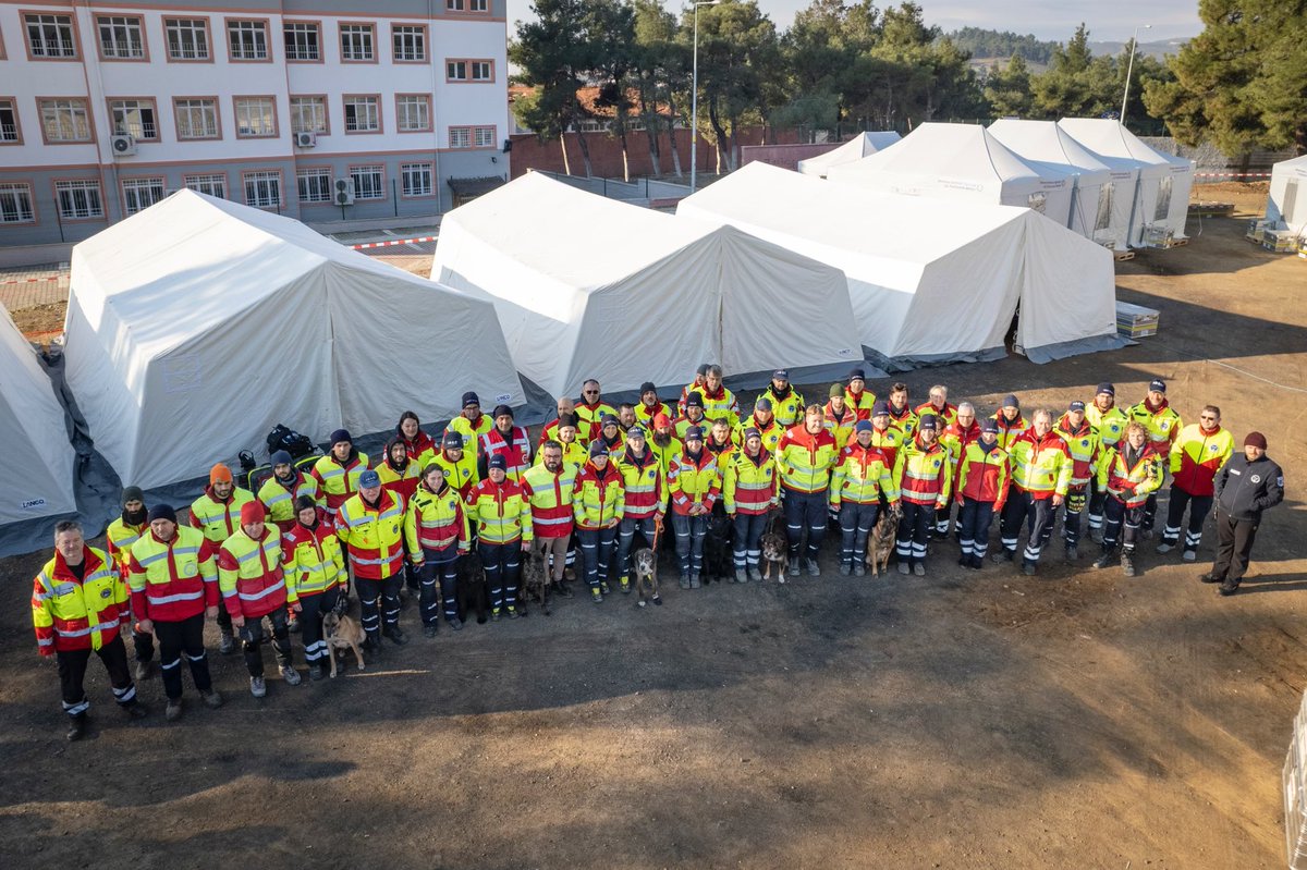 ISAR_GERMANY's tweet photo. ➡️ 🇹🇷 🇩🇪 UNSER I.S.A.R. / BRH TEAM IN KIRIKHAN - Danke für euren Einsatz!!!   

#erdbeben #deprem #turkey #turkiye #türkei @BRH_SAR_dogs @UNOCHA https://t.co/tSf5P0Gkdp
