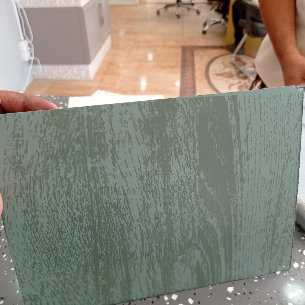 خشابي وديكور 2023 اي لون واي نقشه في العالم او اليمن نعملها وضمان ميه سنه واي تصميم يطبق علا الابواب الحديد او الاستركشر واجهات المولات او المطابخ أو الشباك والقطاعات الخاصه وضمان ميه سنه وسعر جمله الورش المنيوم والمصانع عدن تعز صنعا اب يافع حضرموت المهره أبي