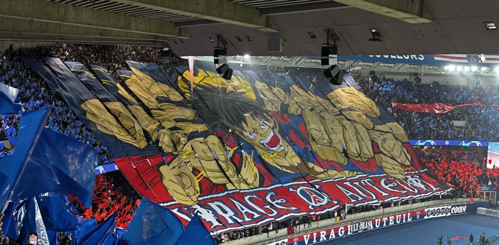 lasource75006's tweet photo. LE TIFO TRIBUNE AUTEUIL ❤️💙 https://t.co/27HMEGpPxT