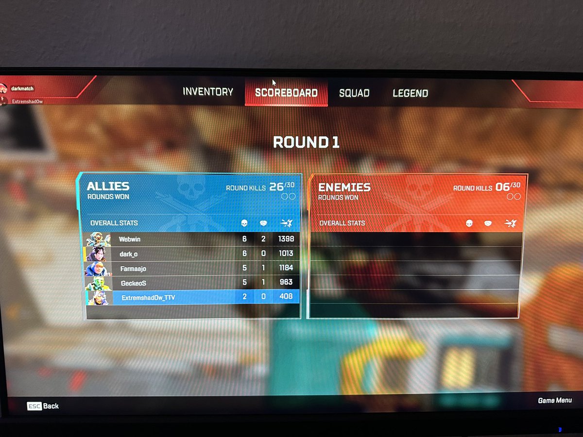 Michi_Mason's tweet photo. @Respawn @PlayApex there is a problem here, we are stuck in the round, there is no timer and the opponent left.  Please help us..🙈 https://t.co/9JQUjbURCR