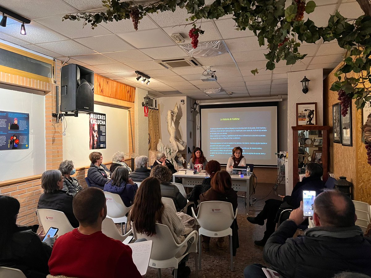 Ahir xerrada sobre la Mutilació Genital Femenina als locals de l'Associació de Veïns de Patraix dins del cicle d'exposicions que acaba el dia 17 de febrer vinent amb la clausura i el testimoni de dones refugiades de l'Iran i l'Afganistan