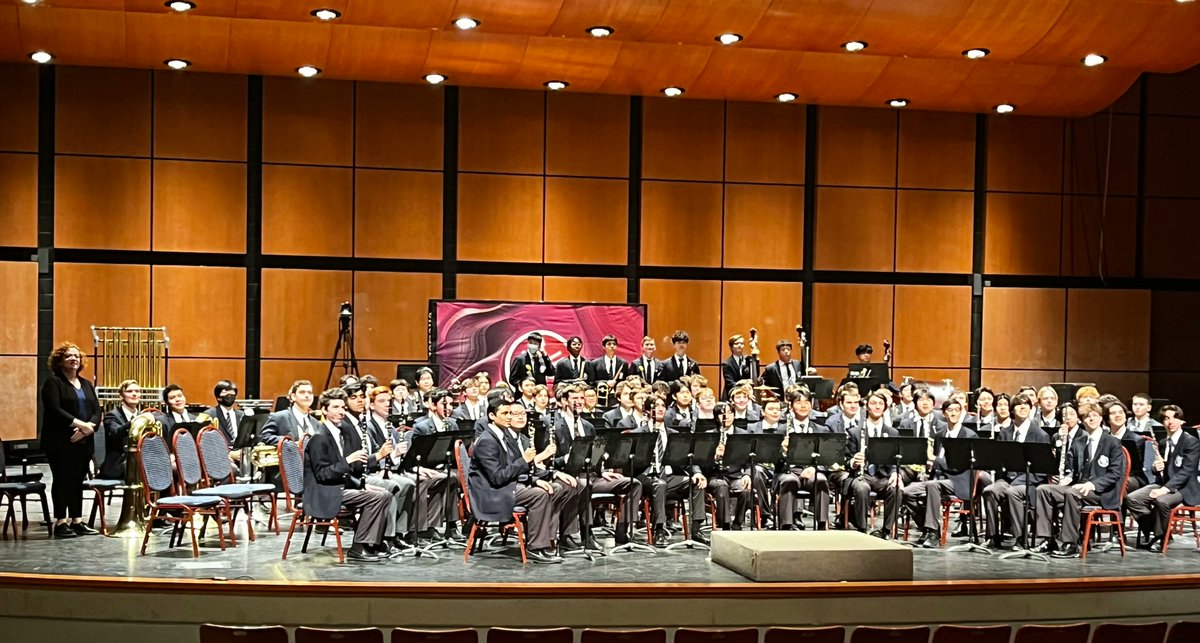 SMCS1852's tweet photo. Today, our Gr. 9 Advance Band, Gr. 10 Band, and Chicago Trip Band are participating in the Ontario Band Association's Provincial Festival!
#smcsarts #smcsmusic https://t.co/r9nhoDUEFf