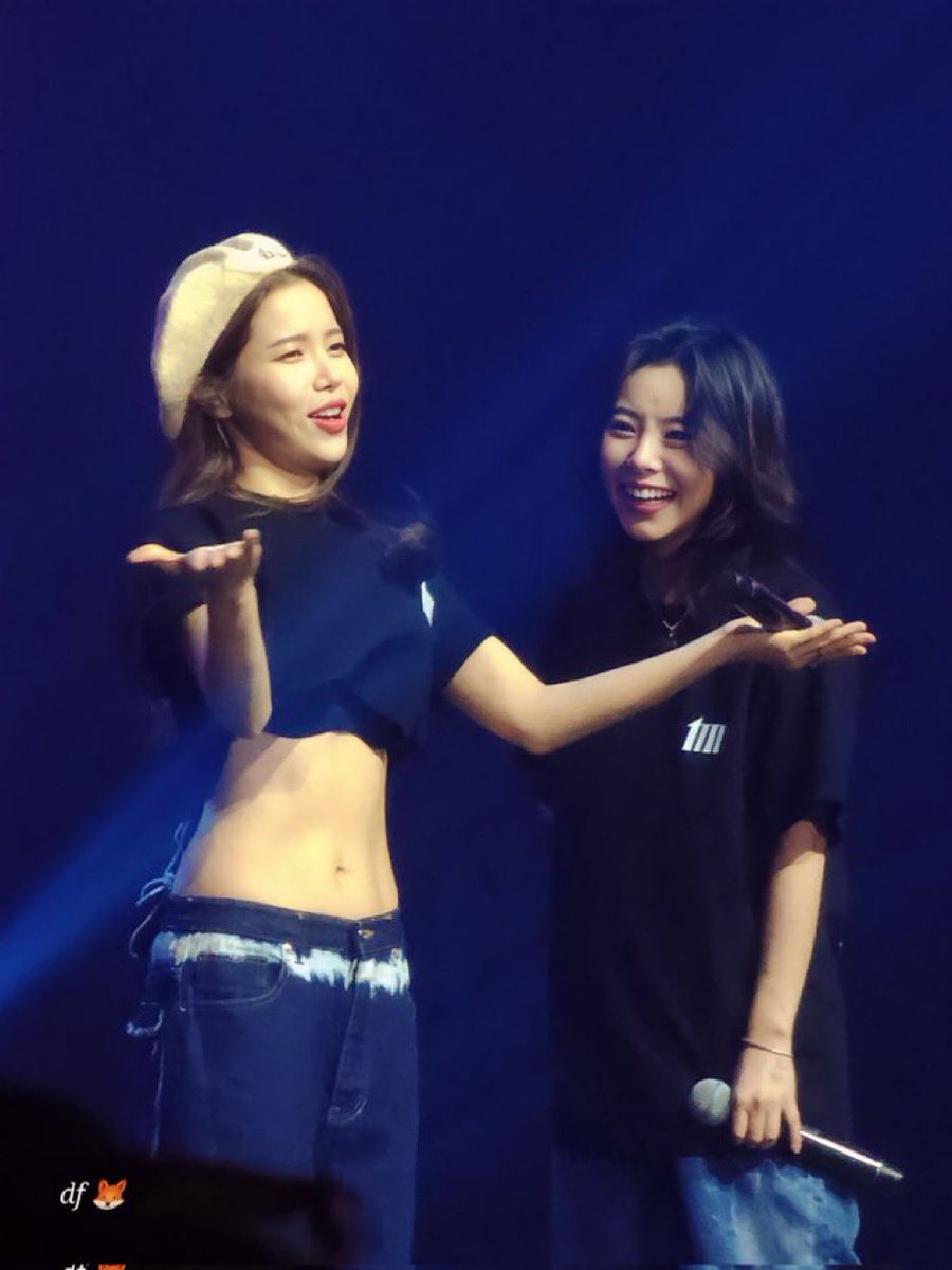 JerryHeaven95's tweet photo. The way wheesunies will have to reuse all of Wheesun crumbs from MYCON PH show for the next months cause there’s no more since Yong is tsundere and Whee is too whipped to do anything 😞 https://t.co/lIXCYyvVCU