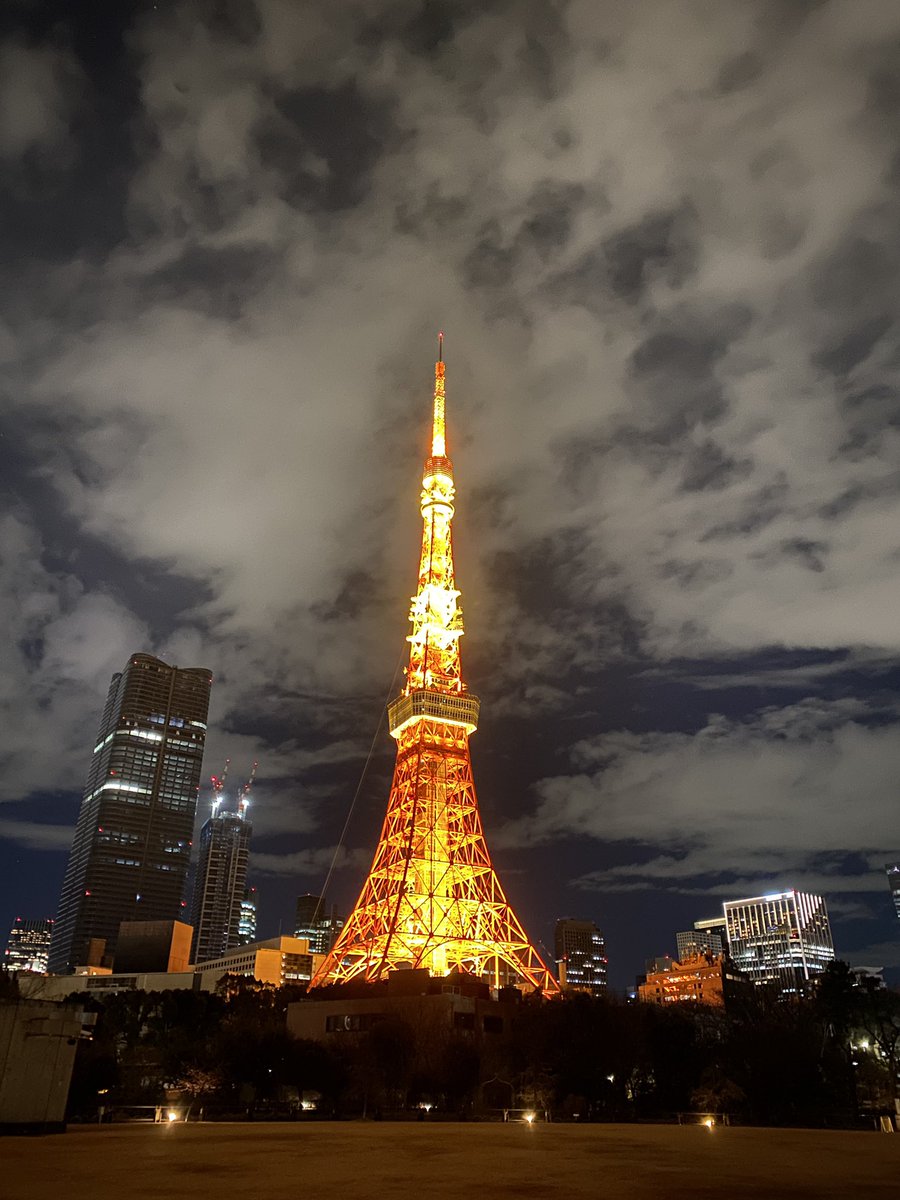 chapA1a1's tweet photo. 東京観光〜
東京タワーこんな色でした〜 https://t.co/icfO2ycj1t