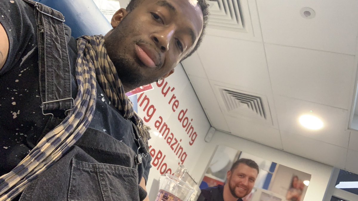 AJ_MacGillivray's tweet image. Valentine’s Day, giving blood as usual and unlike last year, not dealing with being called Ugly, Annoying, Undatebale amongst other stuff for the Thortful Cards 🐬 ad 😂 Hope everyone’s having a good one 🤘🏾🖤 #thortful #PositiveVibes #ValentinesDay #mentalhealth #actorslife