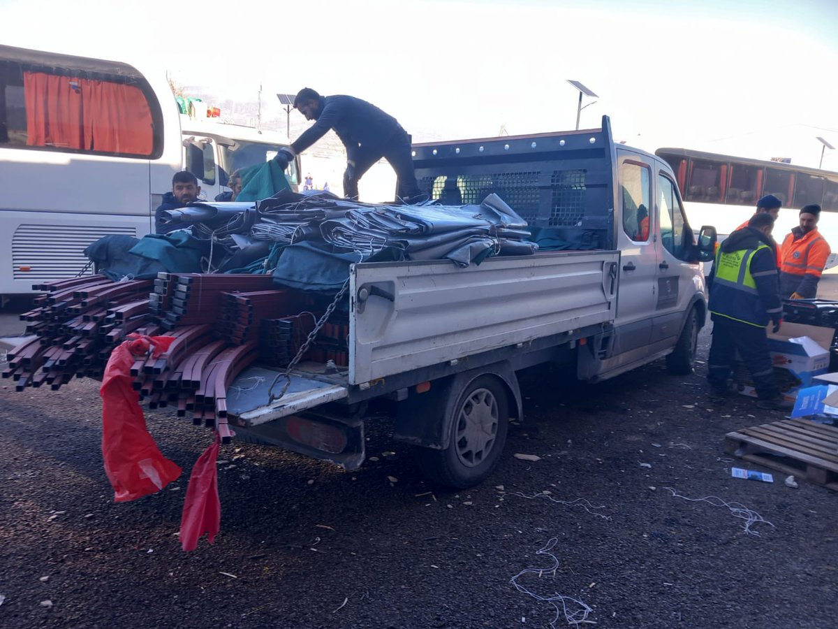 Kaymüder olarak Kahramanmaraş afet bölgesinde çadır dağıtımı gerçekleştirdik ve dağıtımımız devam edecektir. Rabbimiz yaralarımızı bir an önce sarmayı nasib etsin. Milletimizin başı sağolsun…
