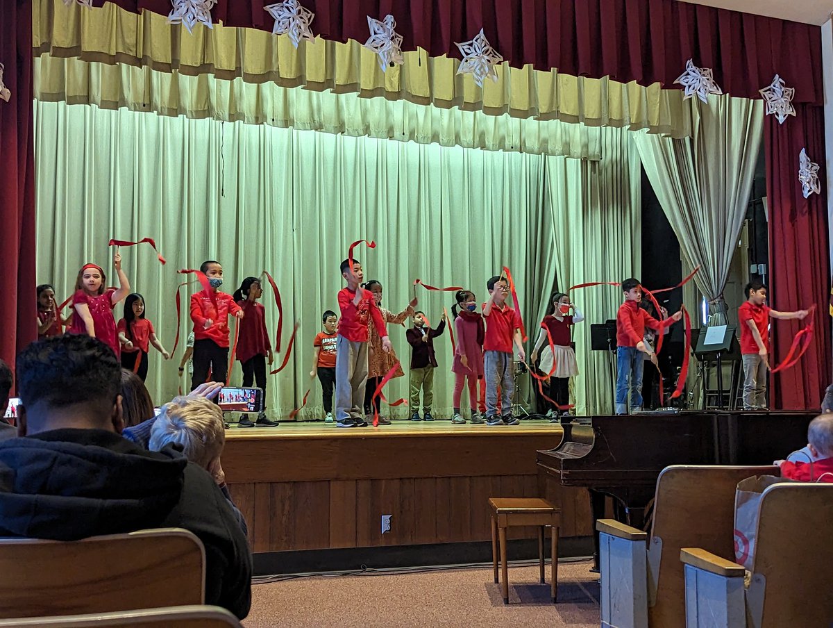 2BReading4Life's tweet photo. 3rd grade did an amazing job in their Chinese Ribbon Dance!
#Proud2Bnhpgcp 
@NHPRoadSchool 
@NHPGCP https://t.co/4JFDNEAzGm