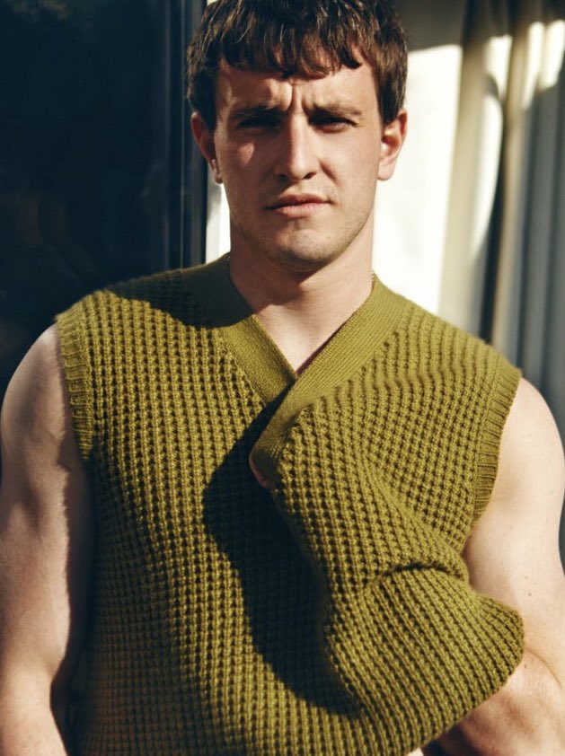 FilmUpdates's tweet image. Paul Mescal talks starring opposite Andrew Scott in Andrew Haigh’s ‘STRANGERS’: 

“[Andrew] Scott is going to be– touch wood, from my watching on my end, that was beautiful. His performance was so good, just being beside him.”

bit.ly/3XtWnTM