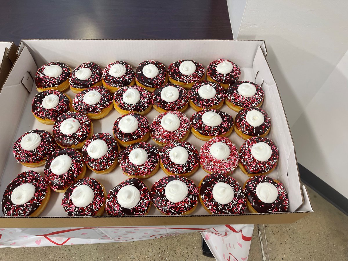 We ❤️ our employees! Thank you Paielli's Bakery for the delicious, sweet treats 🍩