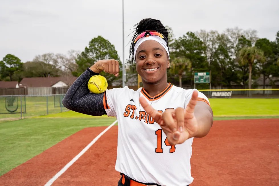 PLAY BALL: VYPE's Private School Softball Rankings No. 4 St. Pius X

St. Pius X has the chance to make some noise in the swan song of Victoria Hunter’s high school career. The University of Texas-commit is looking to leave her lasting legacy at SPX.

READ:vype.com/Texas/Tx-Priva…