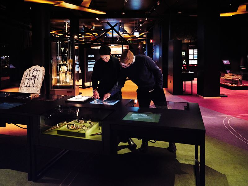 Statens historiska museer och <a href="/SRvetenskap/">Vetenskapsradion</a> Historia uppmärksammar årsdagen av invasionen av Ukraina den 24 februari med en liveinspelning och en visning i "Vikingarnas värld" med fokus på historiska kontakter mellan Sverige och Ukraina. #kulturarv