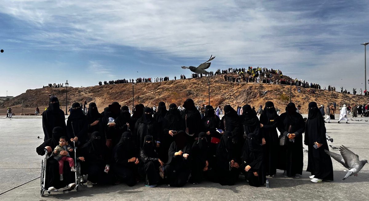 مجموعة المرأة الصماء tweet media