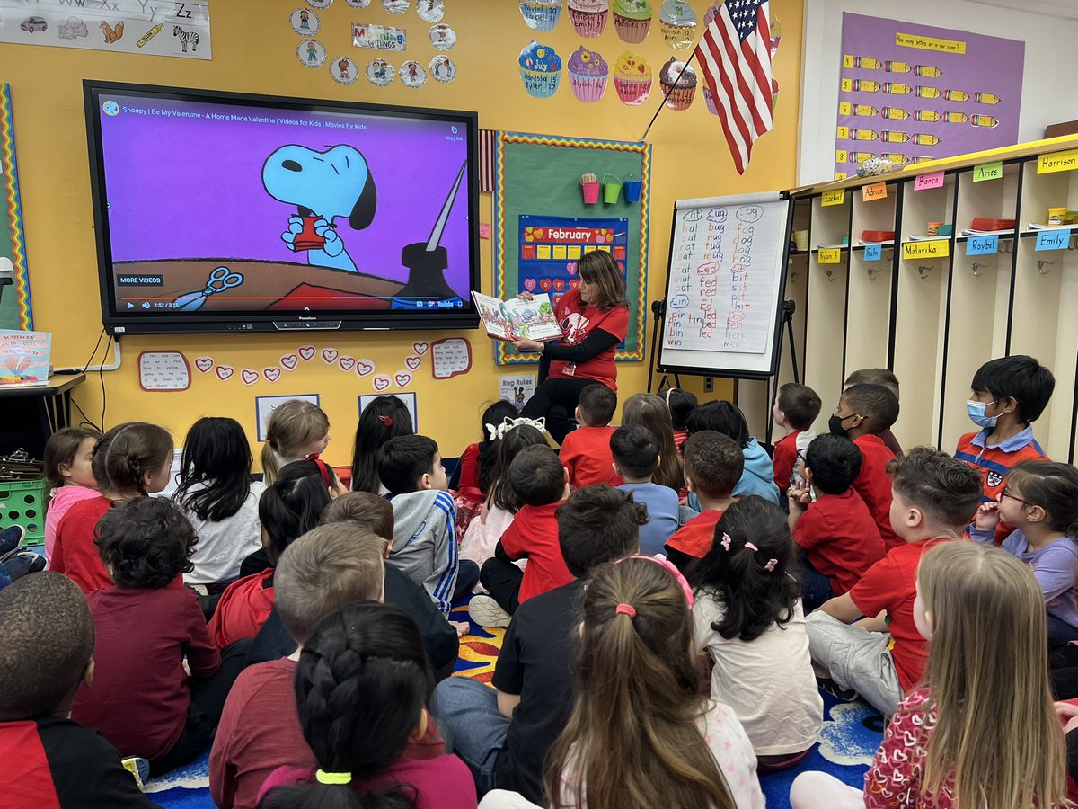 Thank you <a href="/NicoleMusarra/">Nicole Musarra</a> for coming to read to our classes today in K! What a beautiful message to love everyone❤️
