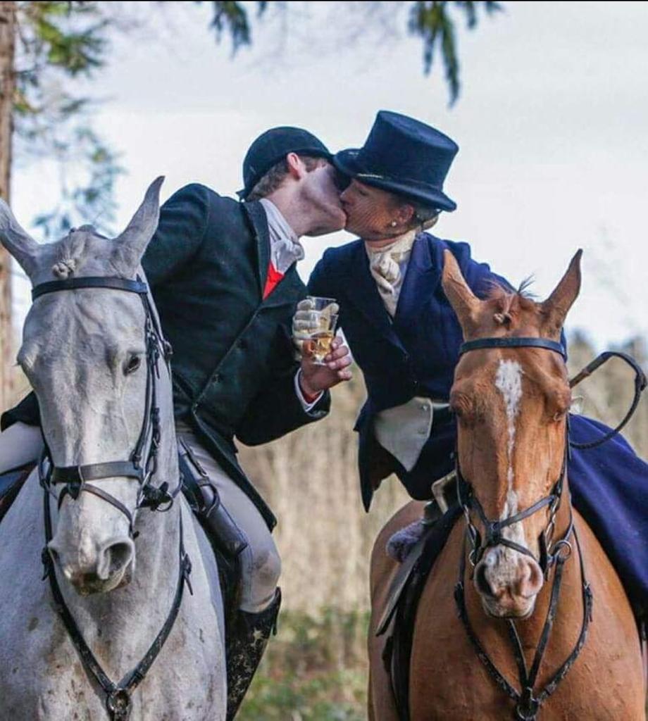 Joyeuse #SaintValentin à tous les amoureux de la #ChasseACourre
 #ChassePartage 
#Chasse #SaintValentinesDay #IlsSachentNousChassons