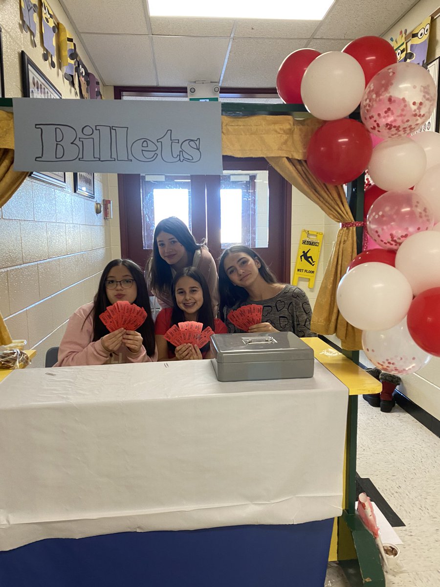 fsl_HWCDSB's tweet photo. Cabane à sucre at St. Clare of Assisi CES @HWCDSB @MorrisHucal @stclces https://t.co/NtRmxxO72l