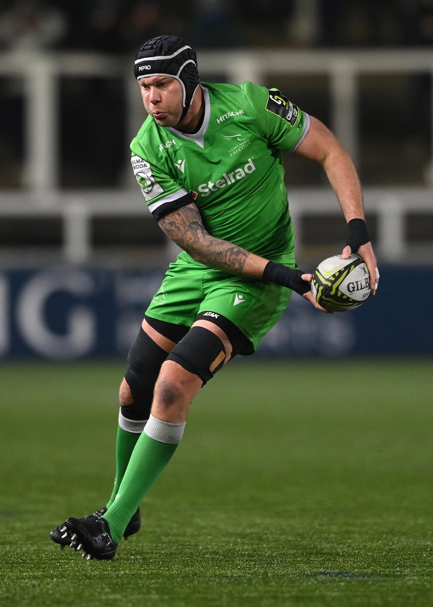 theRPA's tweet photo. The first nominee for the second @VodafoneUKBiz
 #GainLine Award of the Season is @sebdechaves of @FalconsRugby 

De Shaves is studying for his 3rd degree, and has set up his own business. He is also supporting younger players within the squad, through workshops and weekly emails https://t.co/HhtyJfFT22