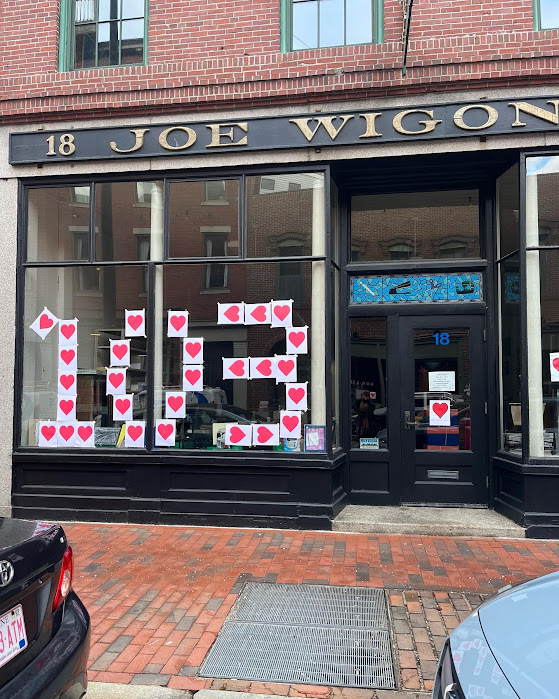 We see you Valentine's Day Bandit, and we love you! It's the sweetest day for a walk in #PortlandMaine.❣️
Tag us <a href="/cityportland/">City of Portland, Maine</a> in your ❤️📸 pics!
#ThankYou #ValentinesDayBandit #Maine #Valentine